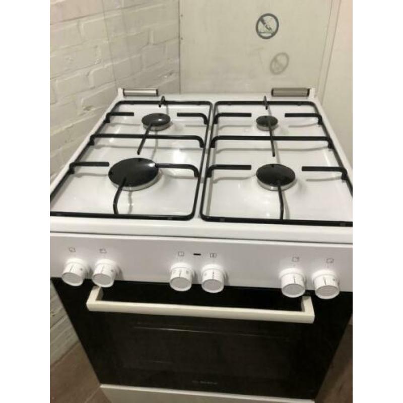 Bosch gasfornuis met 3D oven hetelucht grill in nette staat