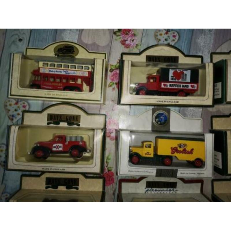 Days gone antieke auto's nieuw 19 stuks dinky toys