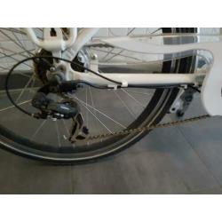 2 electrische fietsen, 1x lage instap, 1x vouwfiets