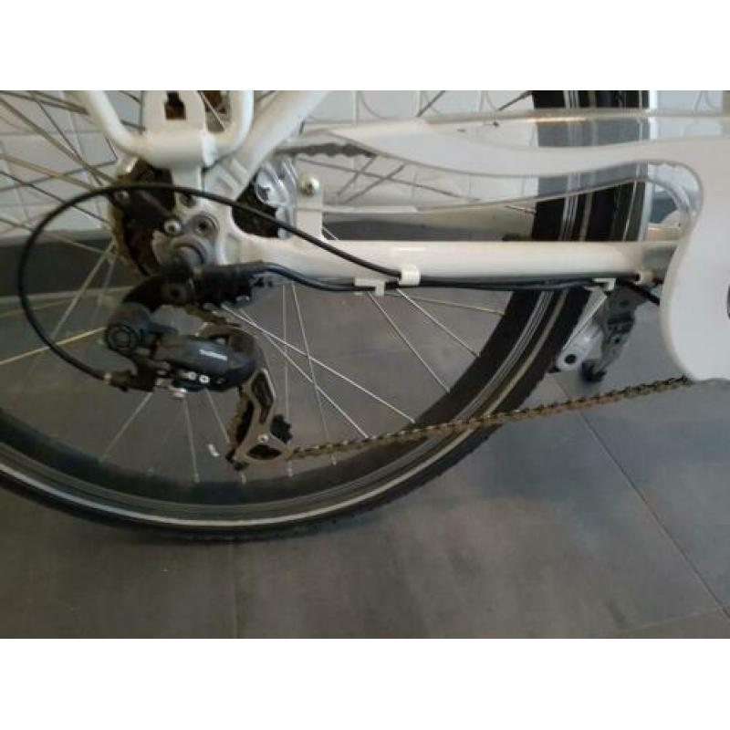 2 electrische fietsen, 1x lage instap, 1x vouwfiets
