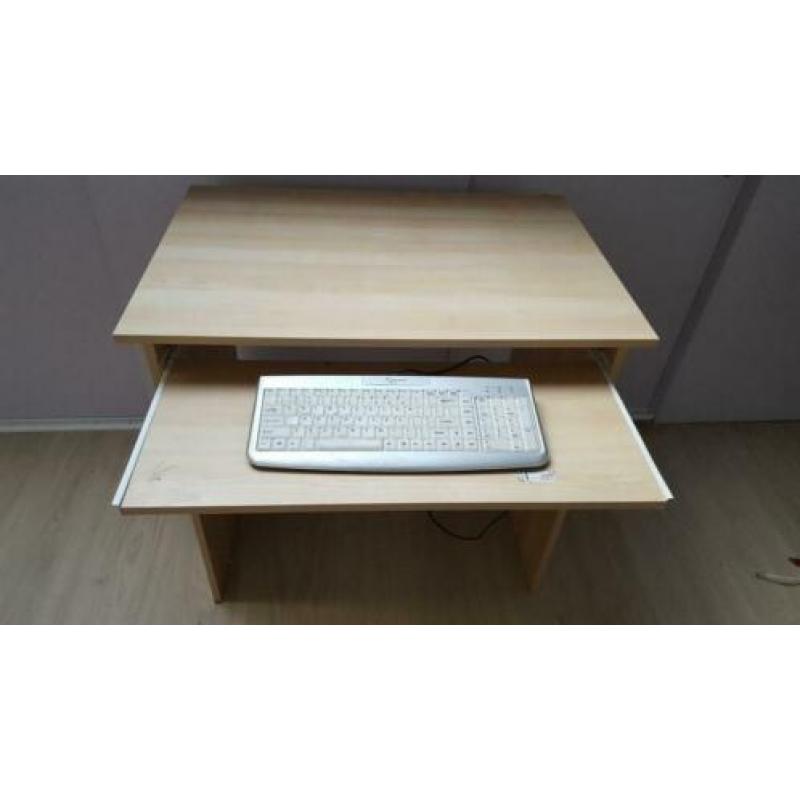 Klein Ikea bureau