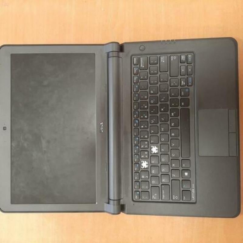 Laptop dell latitude 3340