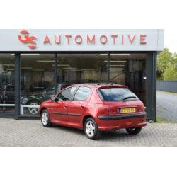 Peugeot 206 1.4 75PK Gentry Premium autm. 5d met ecc en pano