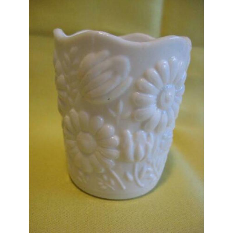 antiek persglazen vaasje met bloemetjes, 7 cm