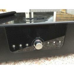 Radio stereo zwart model: MD332 met iPod dock 30 pin.