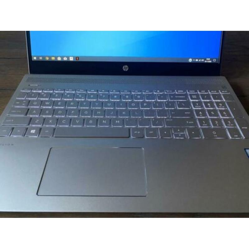 HP Pavilion 15-ck093nd Core i5/8GB/SSD+HDD/Geforce MX150 2GB