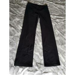 2 Nike dry-fit sportbroeken, wijde pijpen, maat M