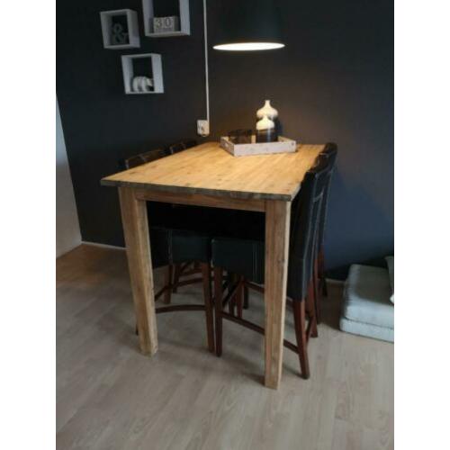Tafel + optioneel stoelen