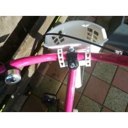 Meisje fiets weinig gebruikt. Stond in de schuur.