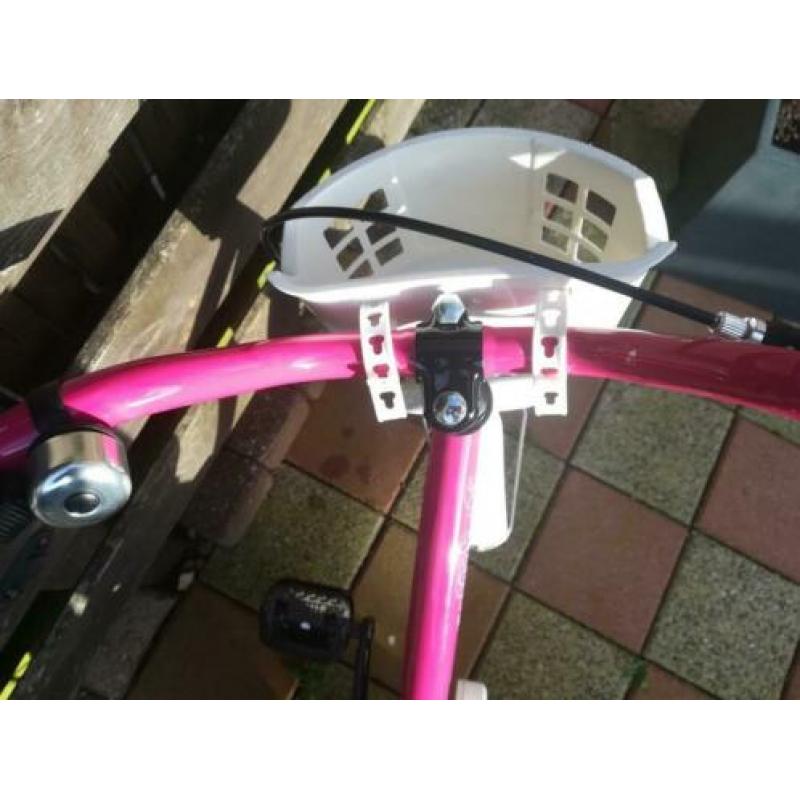 Meisje fiets weinig gebruikt. Stond in de schuur.