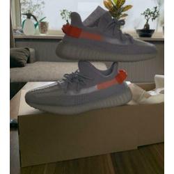 Adidas yeezy boost 350 V2 tail light maat 40 2/3