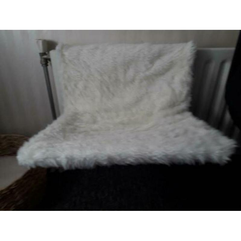 Kattenbak, Sisal kattenmandje en Radiator hangmandje.