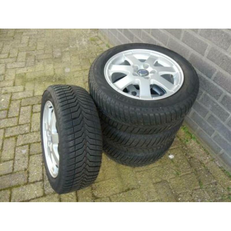 te koop mooie set winterbanden voor volvo v 30 v40 v50 v60