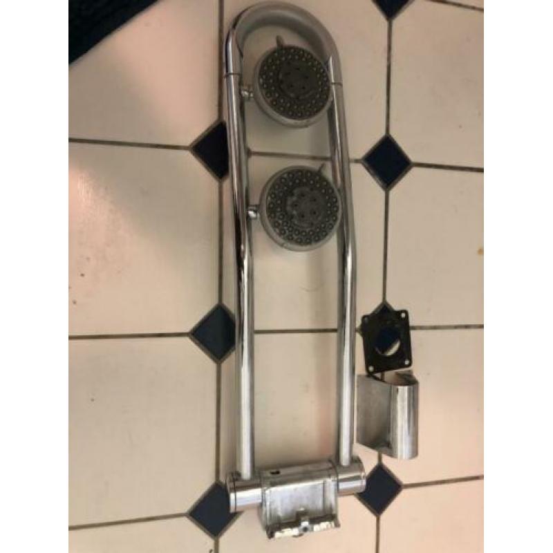 sanitair Freehander, bad, douche, spiegel, zeep, kranen