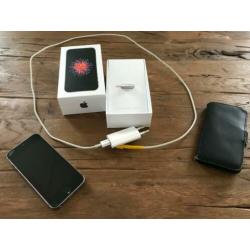 Nette iPhone SE incl gratis doosje en lader