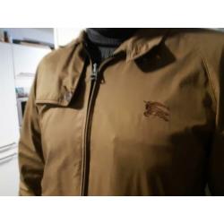 BURBERRY jas,maat L, goed voor lente en zomer