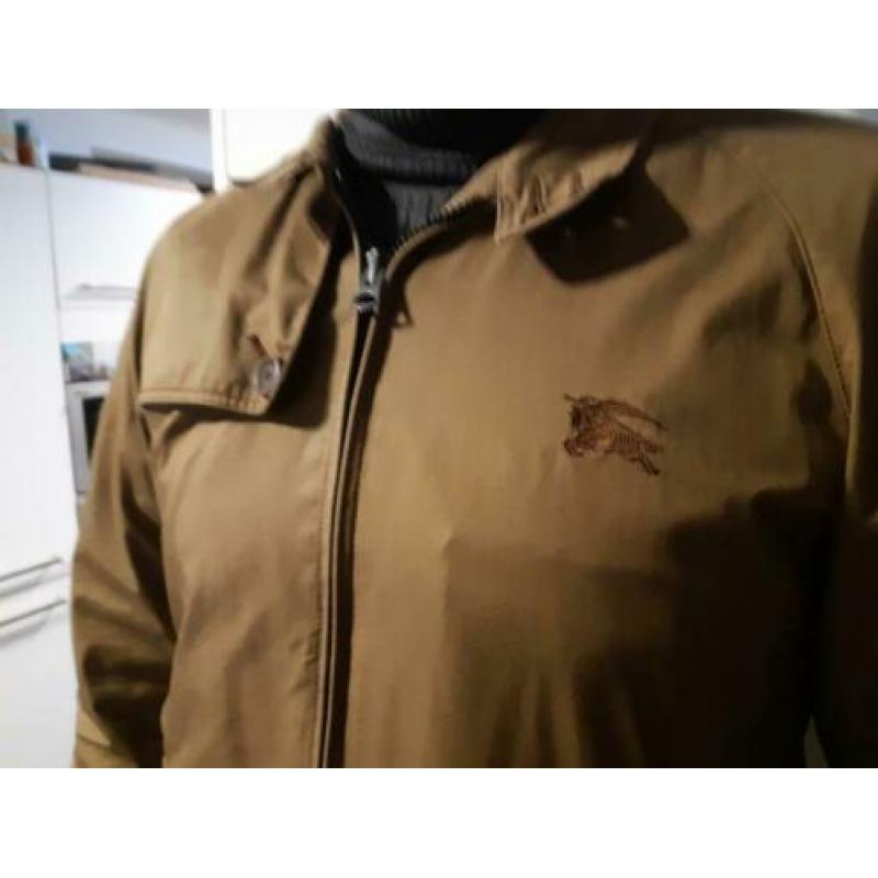 BURBERRY jas,maat L, goed voor lente en zomer