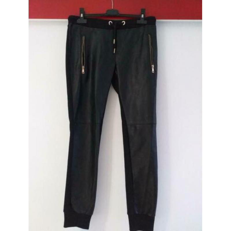 Leuke lederlook jogging model broek met stof mt M nieuw