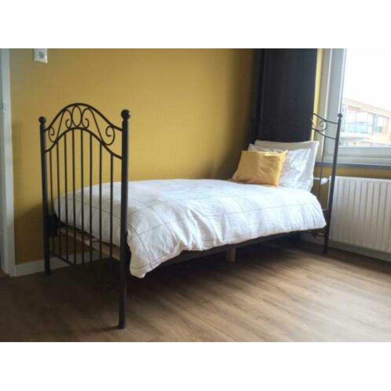 Frame bed, roestkleur, ijzer