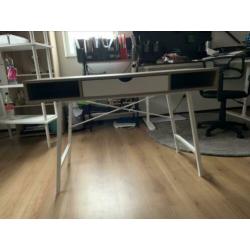 Bureau tafel met La