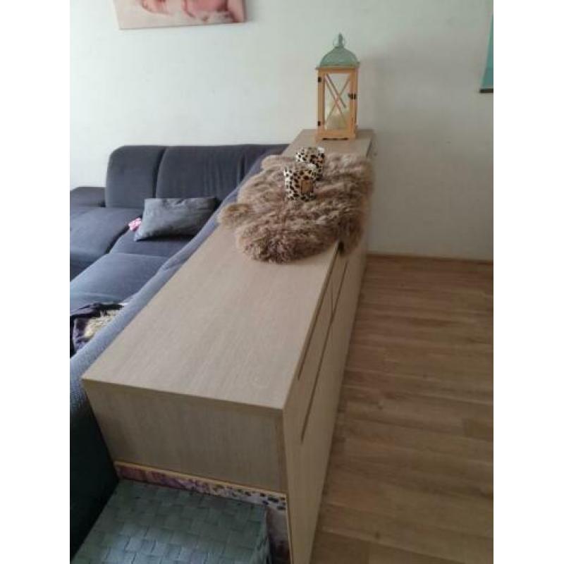 eettafel dressoir tvkast