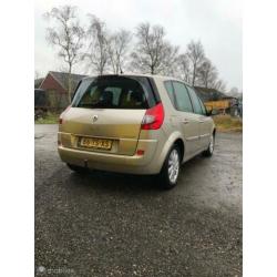 Renault Scenic 2.0-16V Tech Line