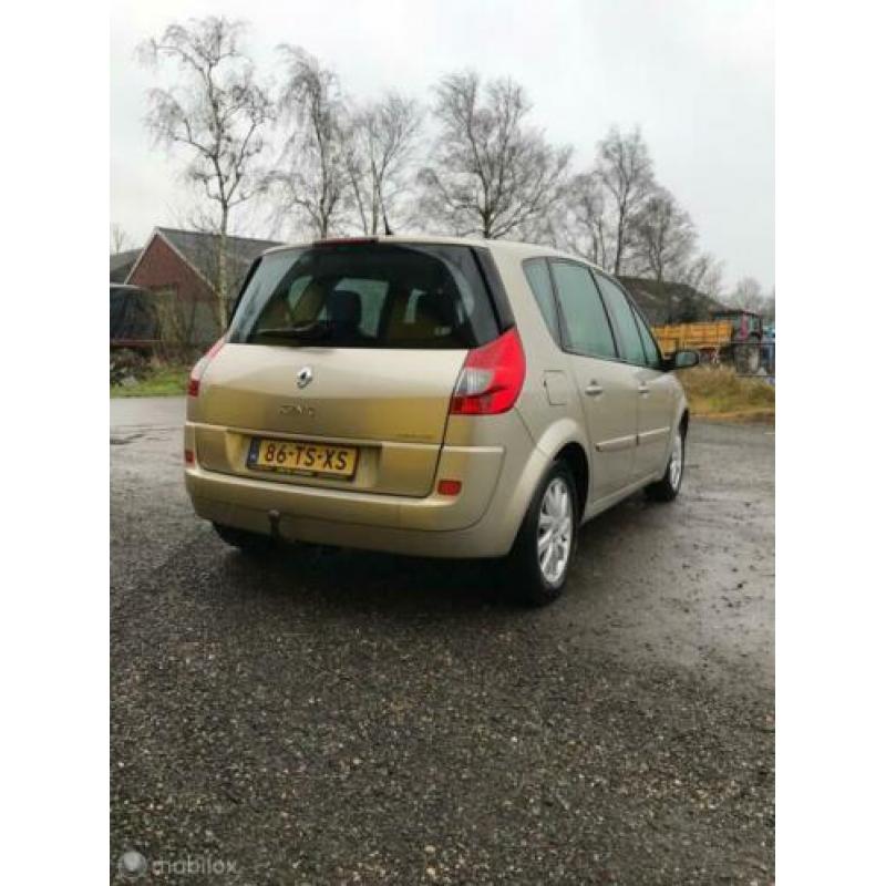 Renault Scenic 2.0-16V Tech Line