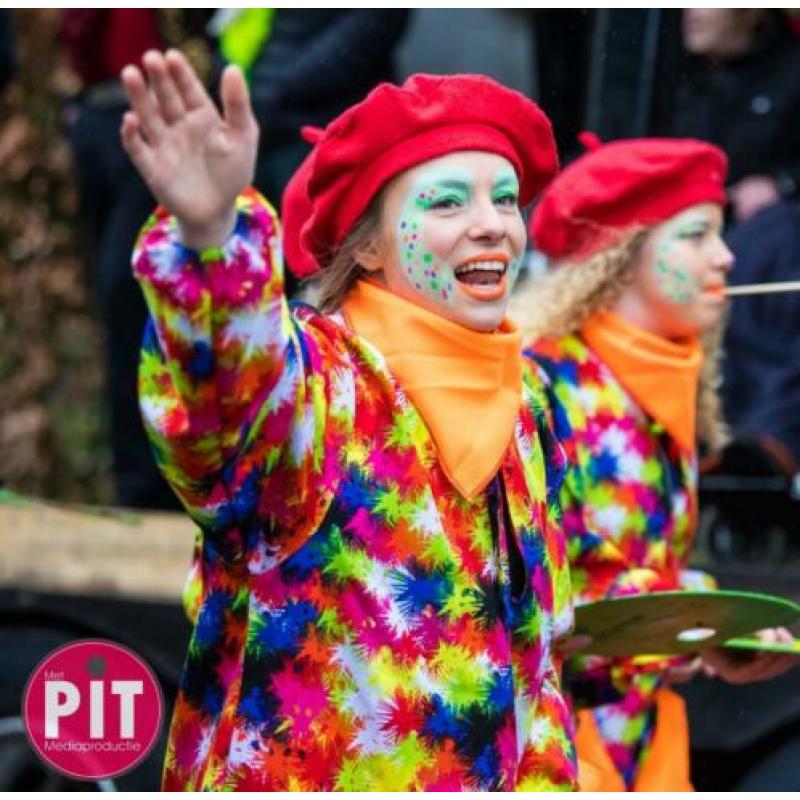 Carnavalskleding 35 stuks schilder (+ overige voorwerpen!)