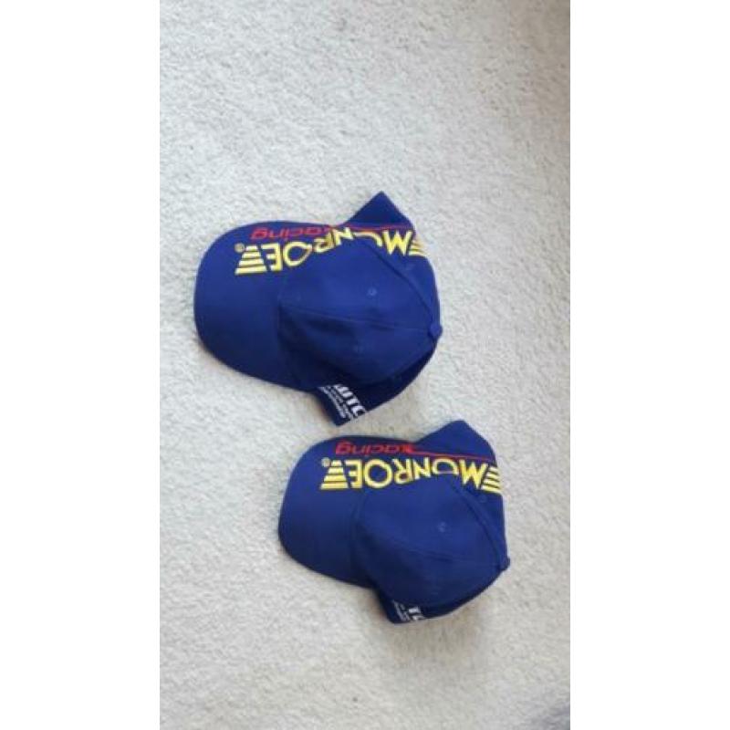 MONROE Racing 2 caps 1 polo 1 t-shirt 1 jack 5 stoel leuning