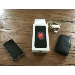 Nette iPhone SE incl gratis doosje en lader