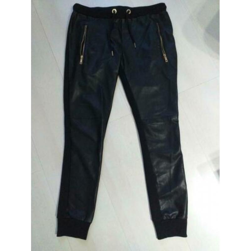 Leuke lederlook jogging model broek met stof mt M nieuw