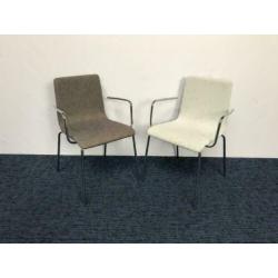 4 x Debi Tesa design vergaderstoel wit/crème en antraciet