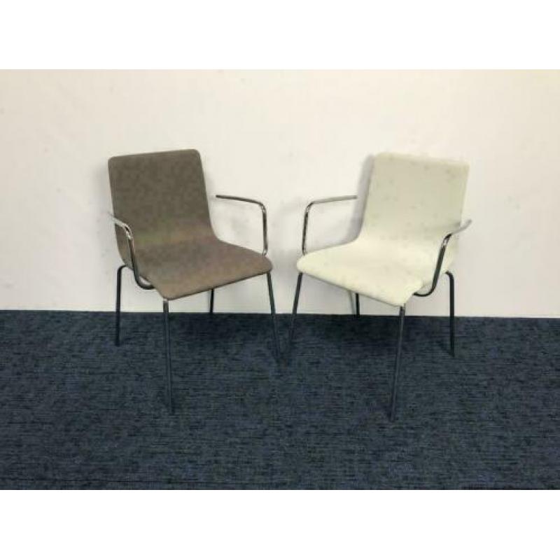 4 x Debi Tesa design vergaderstoel wit/crème en antraciet
