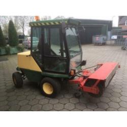 302. Sabo Roberine veegmachine met Nimos rolbezem