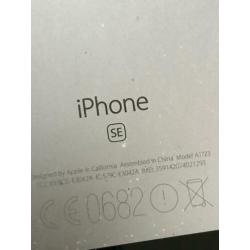 Nette iPhone SE incl gratis doosje en lader