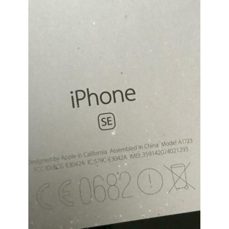 Nette iPhone SE incl gratis doosje en lader