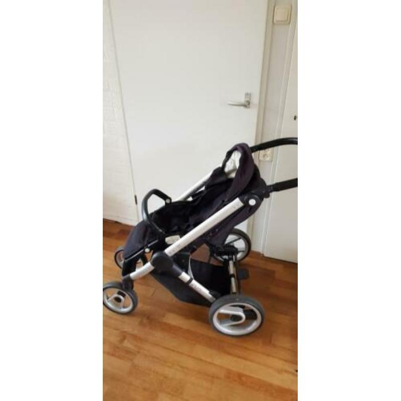 mutsy Evo kinderwagen met bijbehorend dekentje en hoeslaken