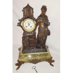 antieke franse pendule . circa 1860.