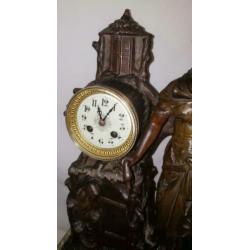 antieke franse pendule . circa 1860.