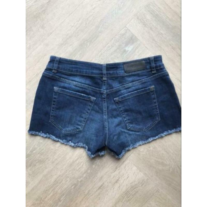 Supertrash kort broekje stretch maat 27