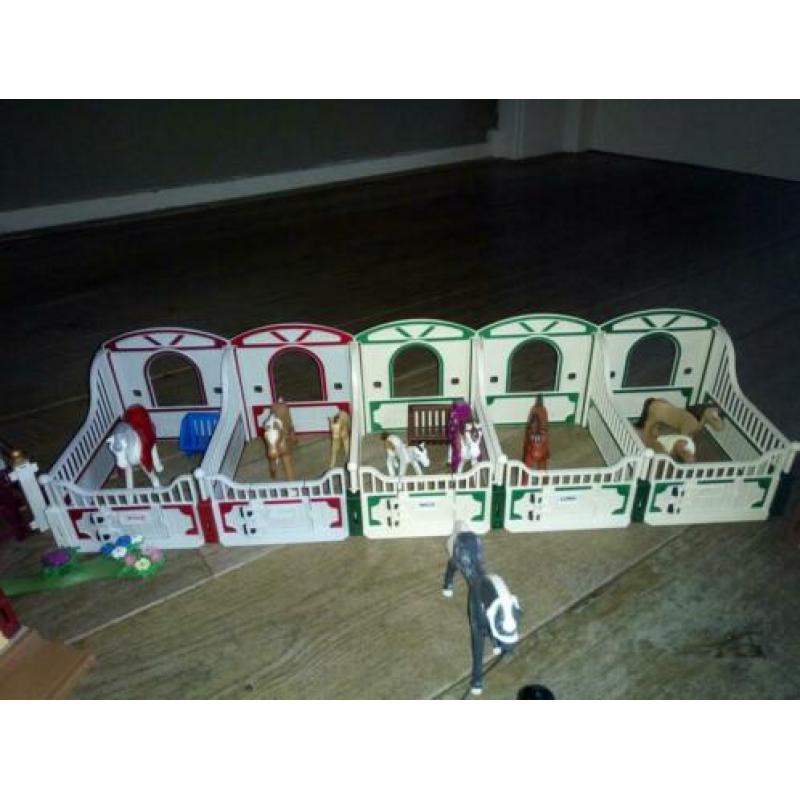 Playmobil manege 5221 met zeer veel extra's