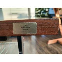 Kranten- of bijzettafel