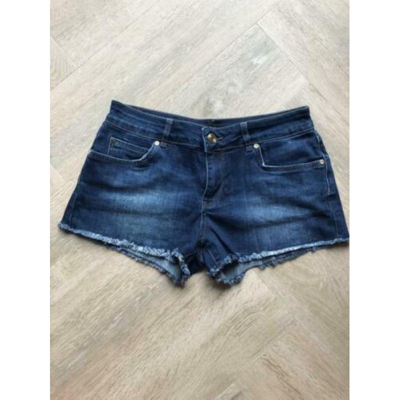 Supertrash kort broekje stretch maat 27