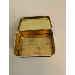 Oud mediterraans blikje uit Spanje of Portugal. Vintage blik