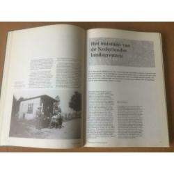 de grens gemarkeerd grenspalen en grenskantoren fraai boek