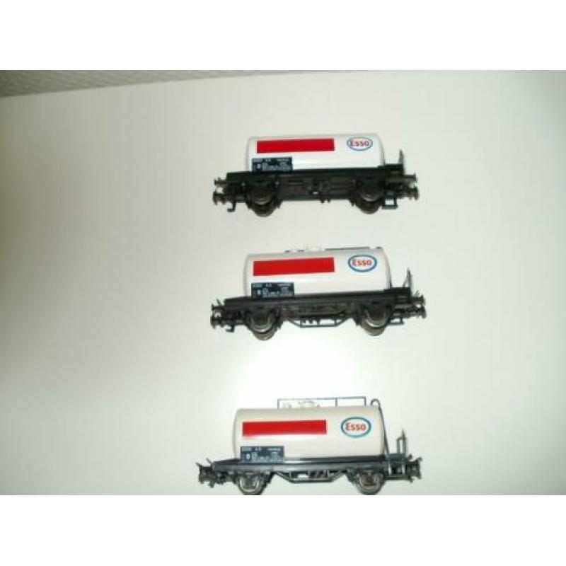 3 stuks marklin tankwagon van esso Ho no 4441.