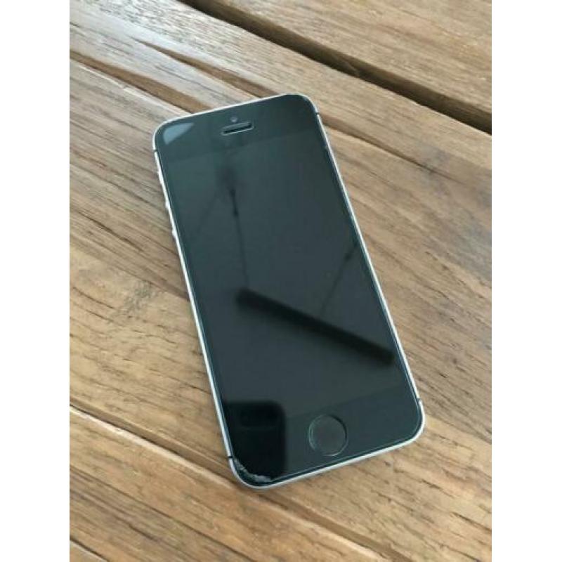 Nette iPhone SE incl gratis doosje en lader