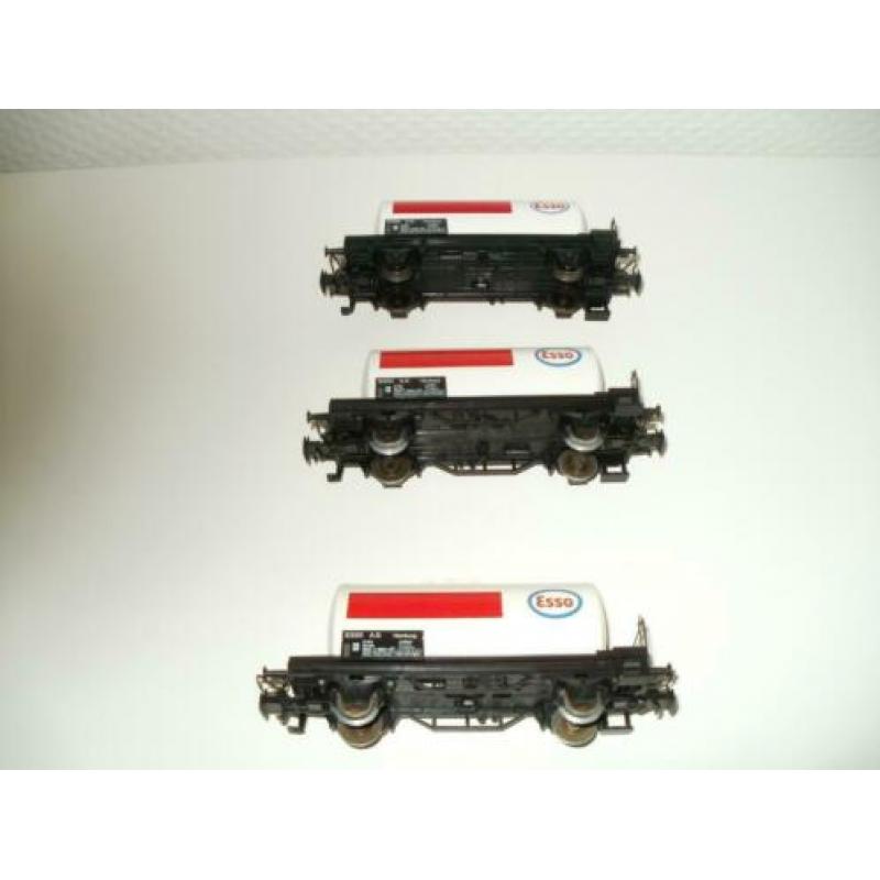 3 stuks marklin tankwagon van esso Ho no 4441.