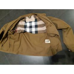 BURBERRY jas,maat L, goed voor lente en zomer