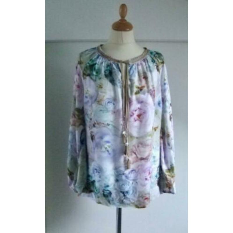 Romantische pastel blouse + sjaal van Caroline Biss maat 38
